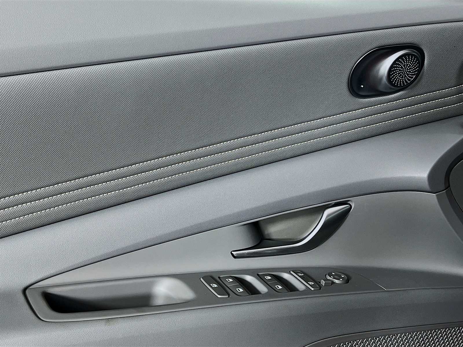 2025 Hyundai Elantra SEL Sport - Photo 15