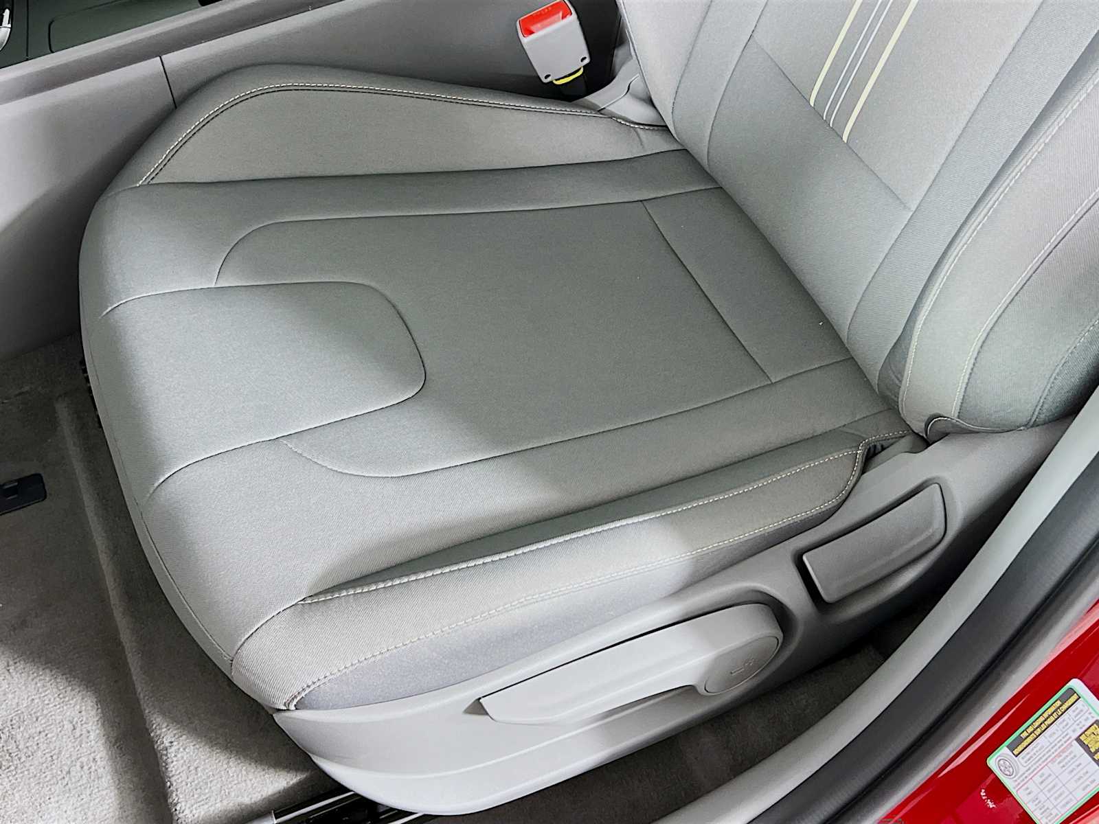 2025 Hyundai Elantra SEL Sport - Photo 16