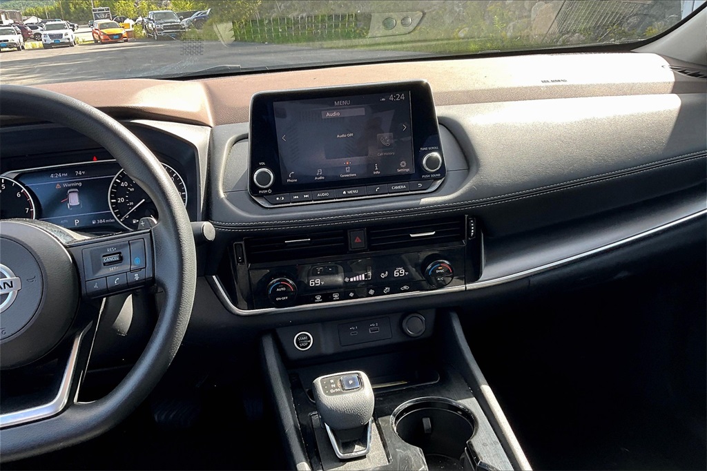 2021 Nissan Rogue SV - Photo 18
