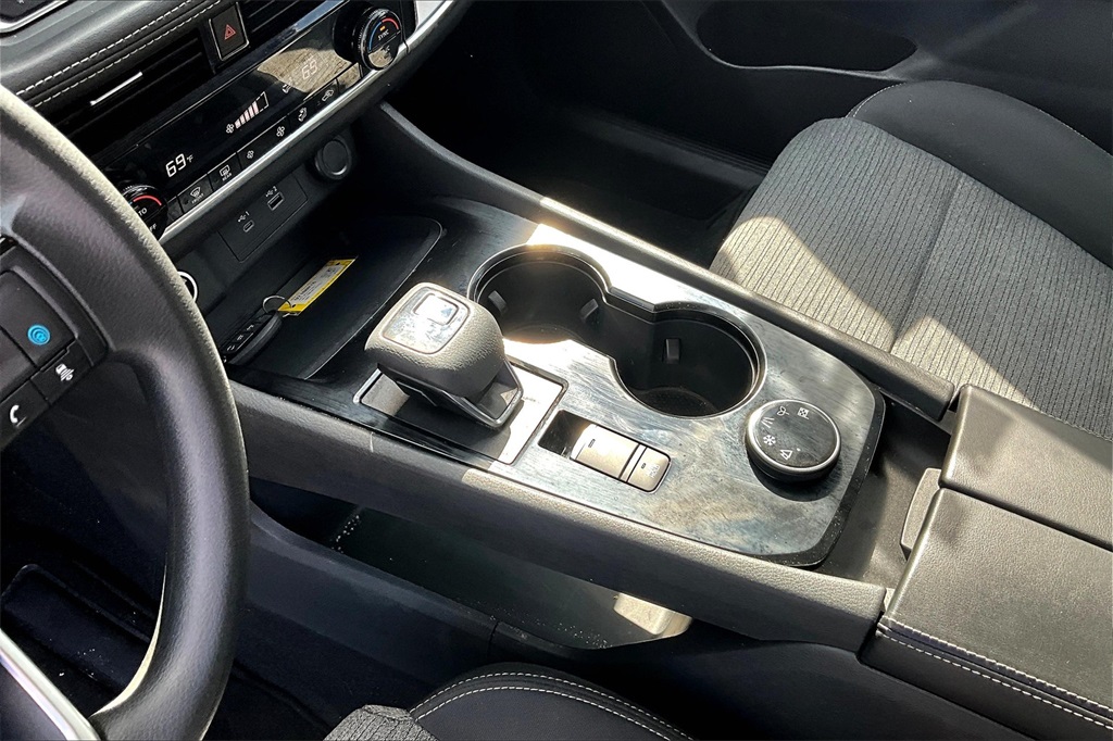 2021 Nissan Rogue SV - Photo 20