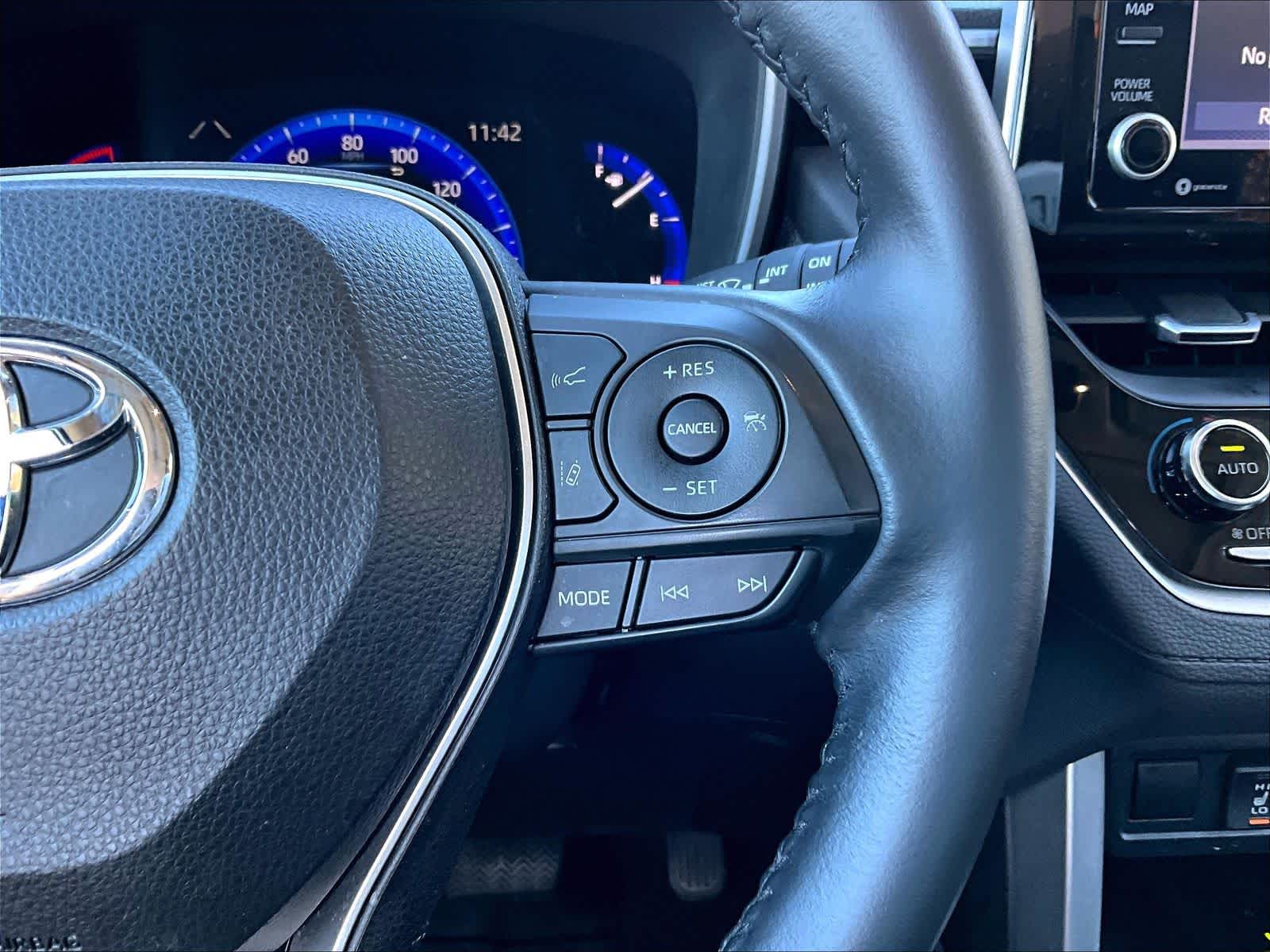 2022 Toyota Corolla Cross XLE - Photo 24