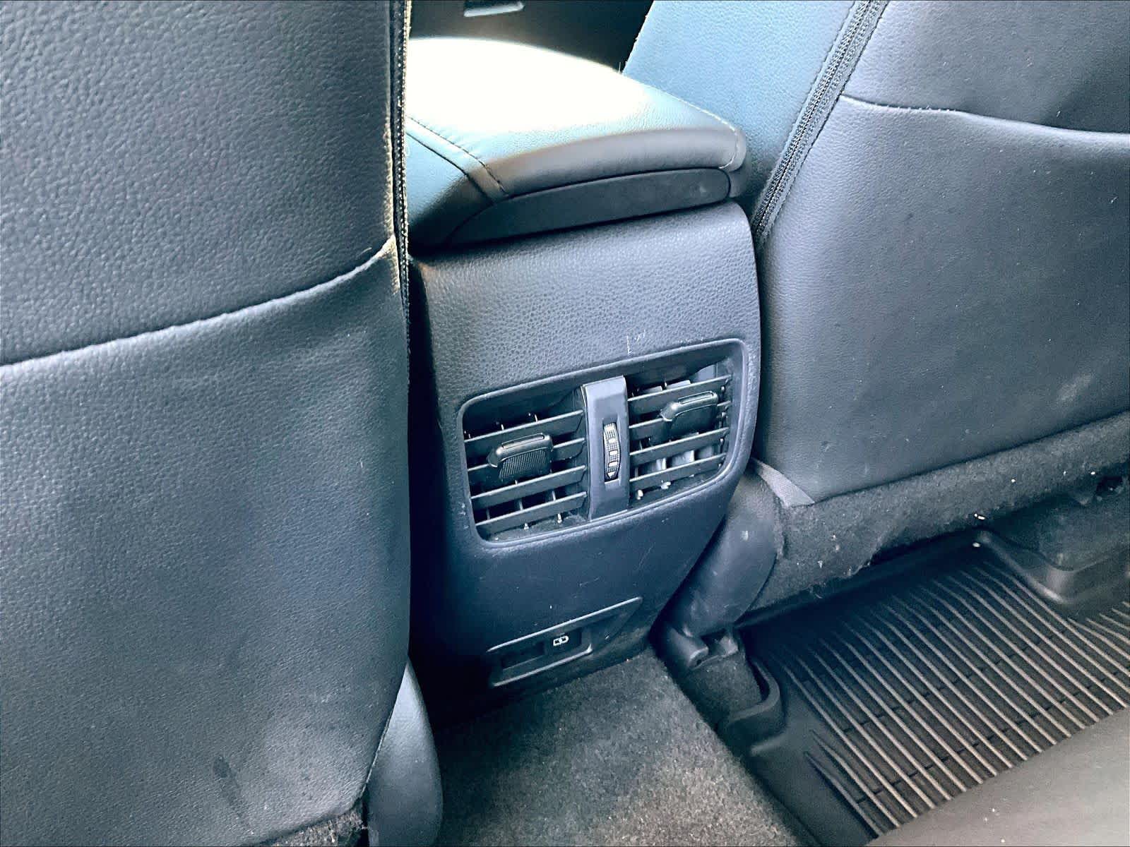 2022 Toyota Corolla Cross XLE - Photo 28