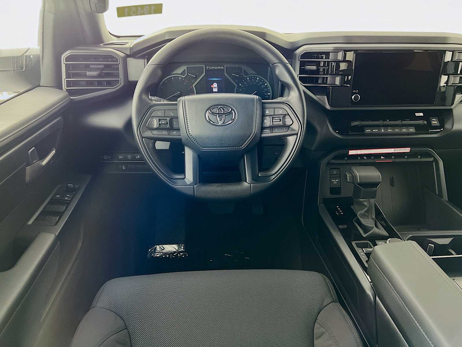 2025 Toyota Tundra SR5 - Photo 15