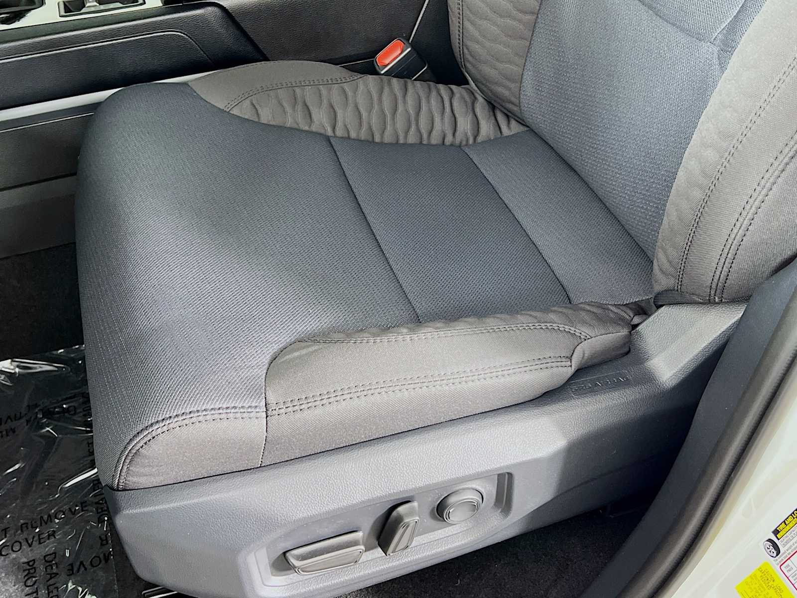 2025 Toyota Tundra SR5 - Photo 17