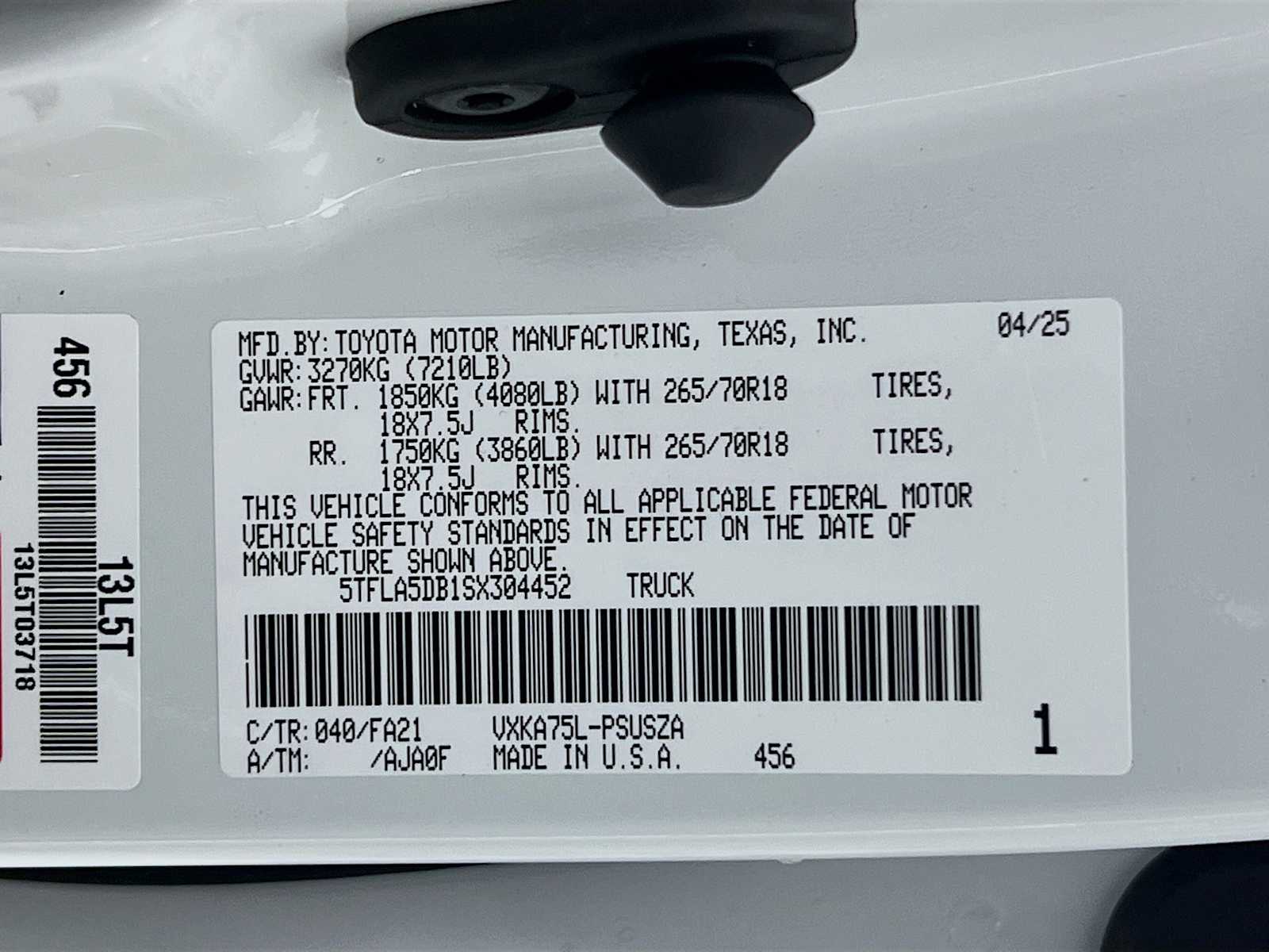 2025 Toyota Tundra SR5 - Photo 20