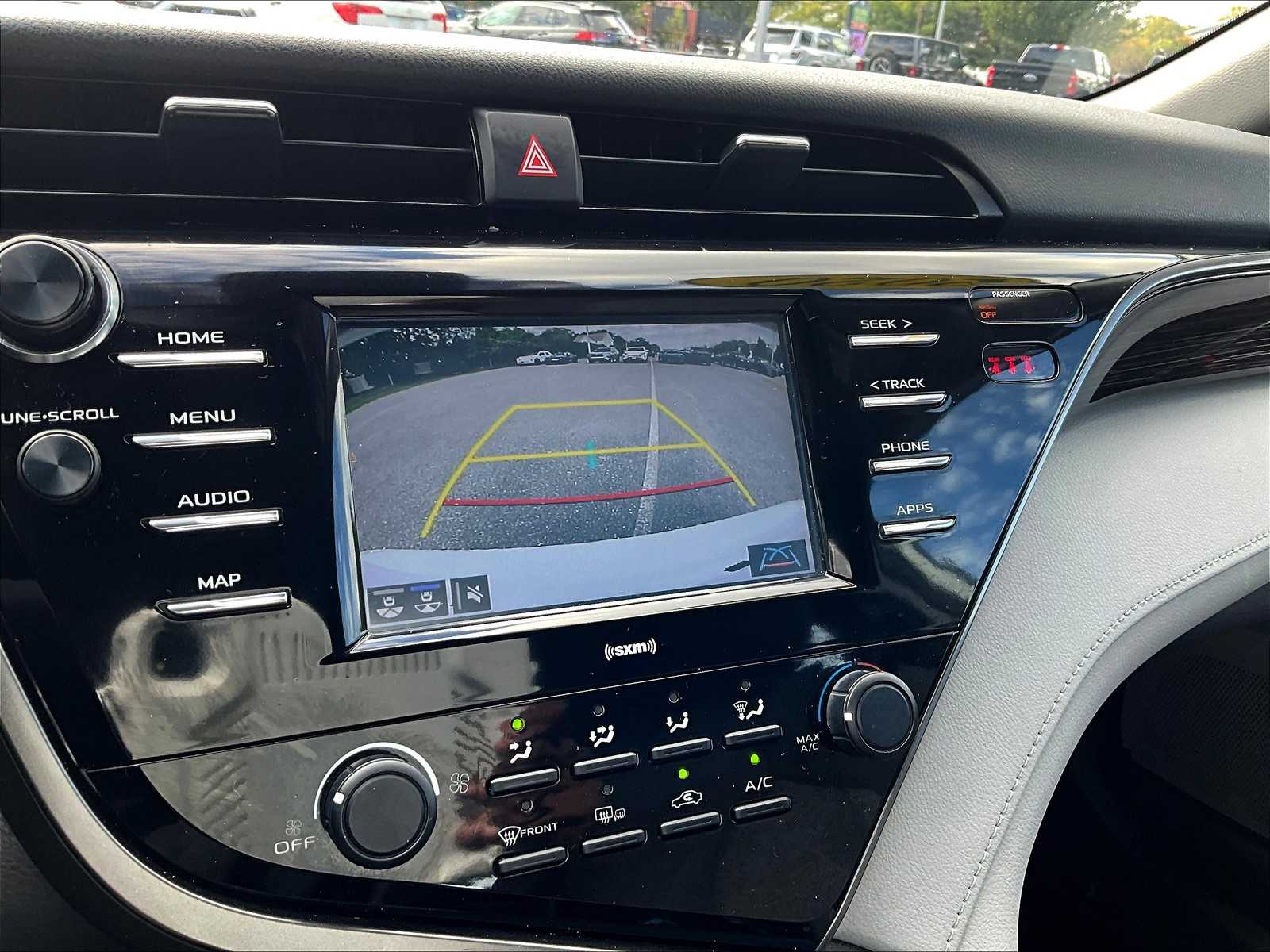 2020 Toyota Camry LE - Photo 19
