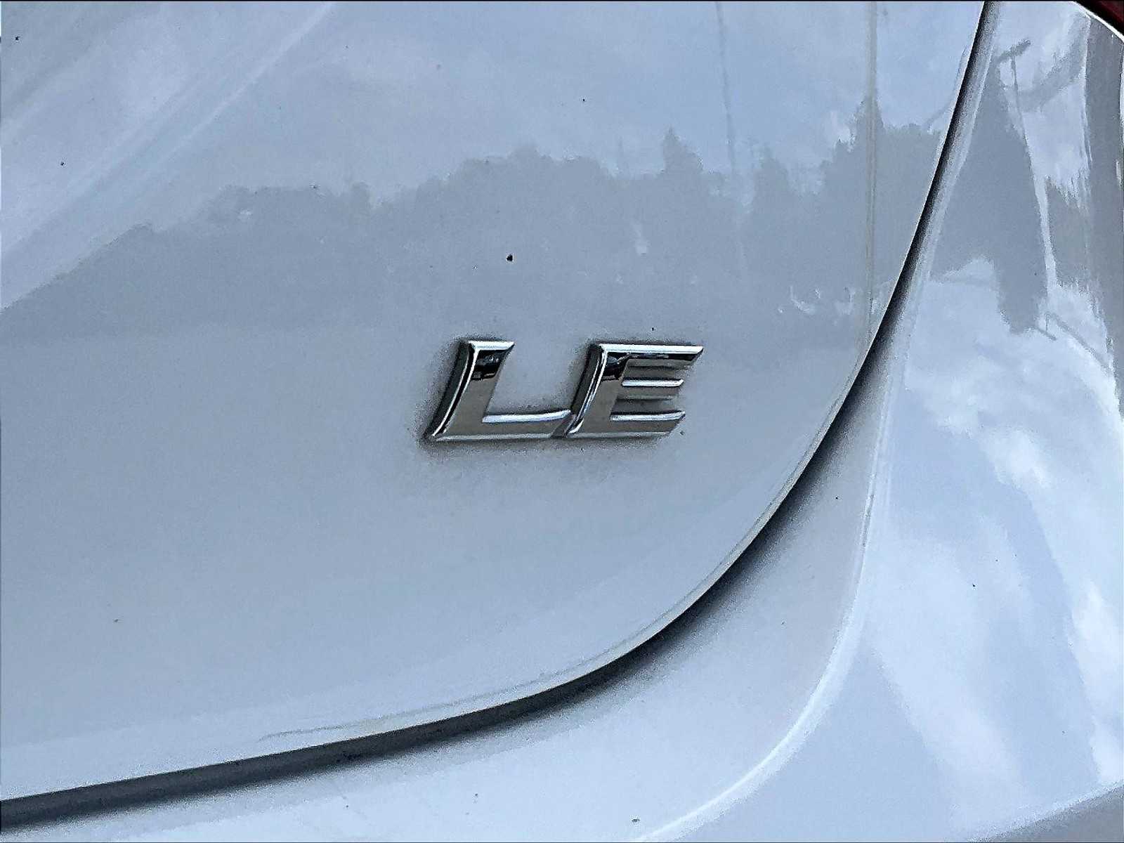 2020 Toyota Camry LE - Photo 28