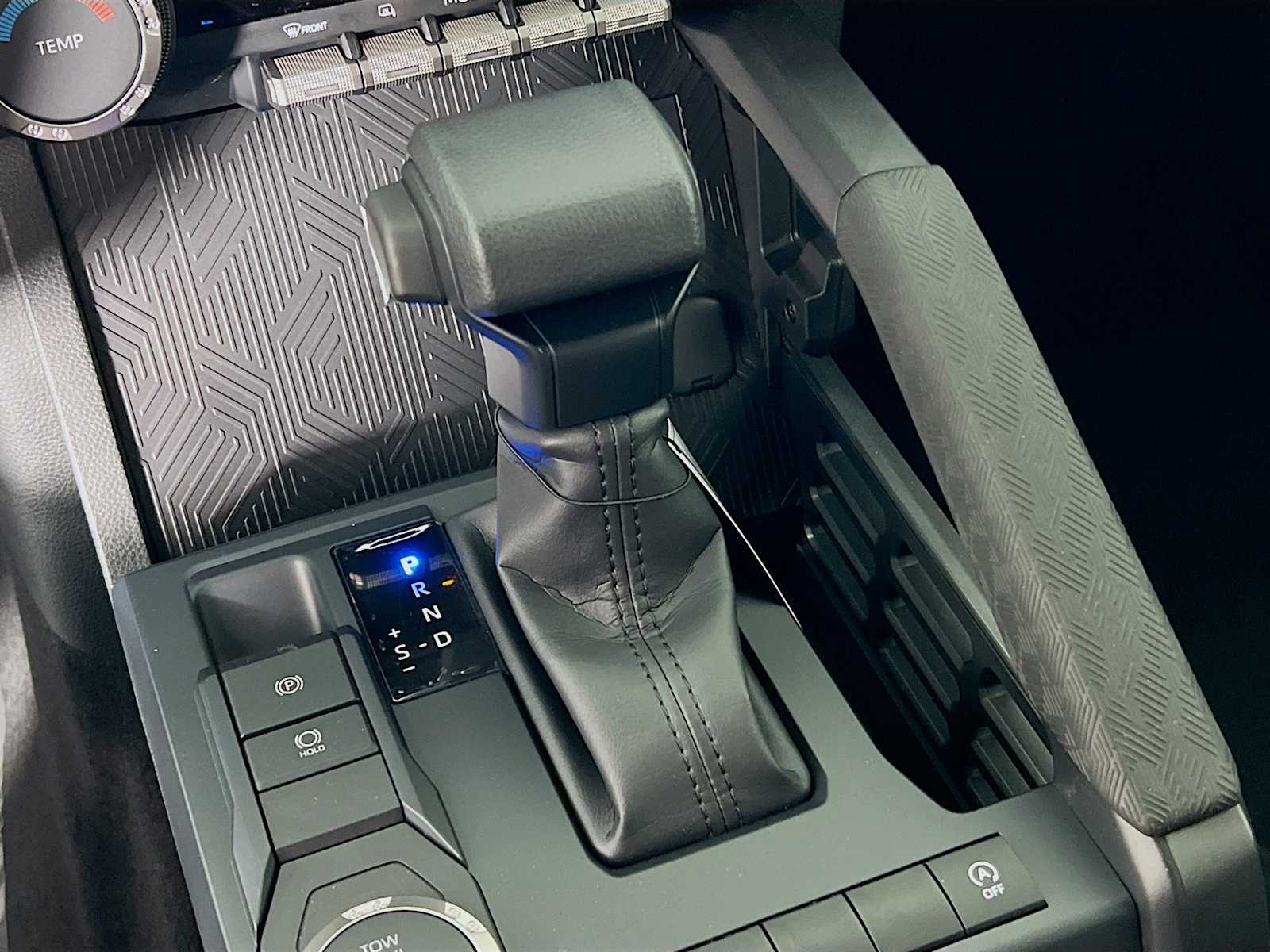 2025 Toyota Tacoma SR5 - Photo 11