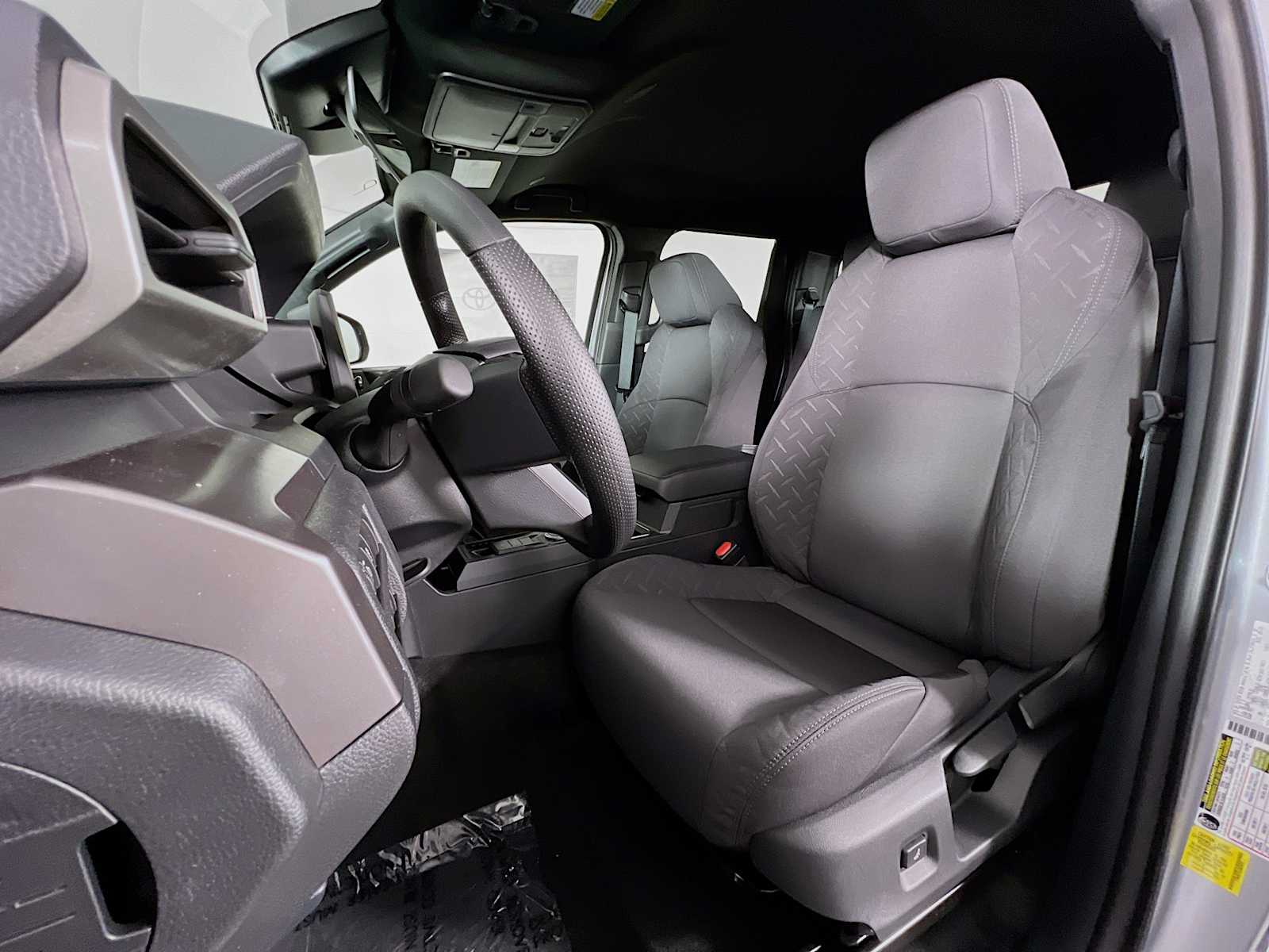 2025 Toyota Tacoma SR5 - Photo 12