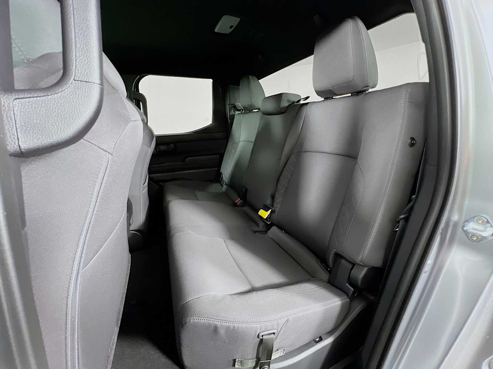 2025 Toyota Tacoma SR5 - Photo 13