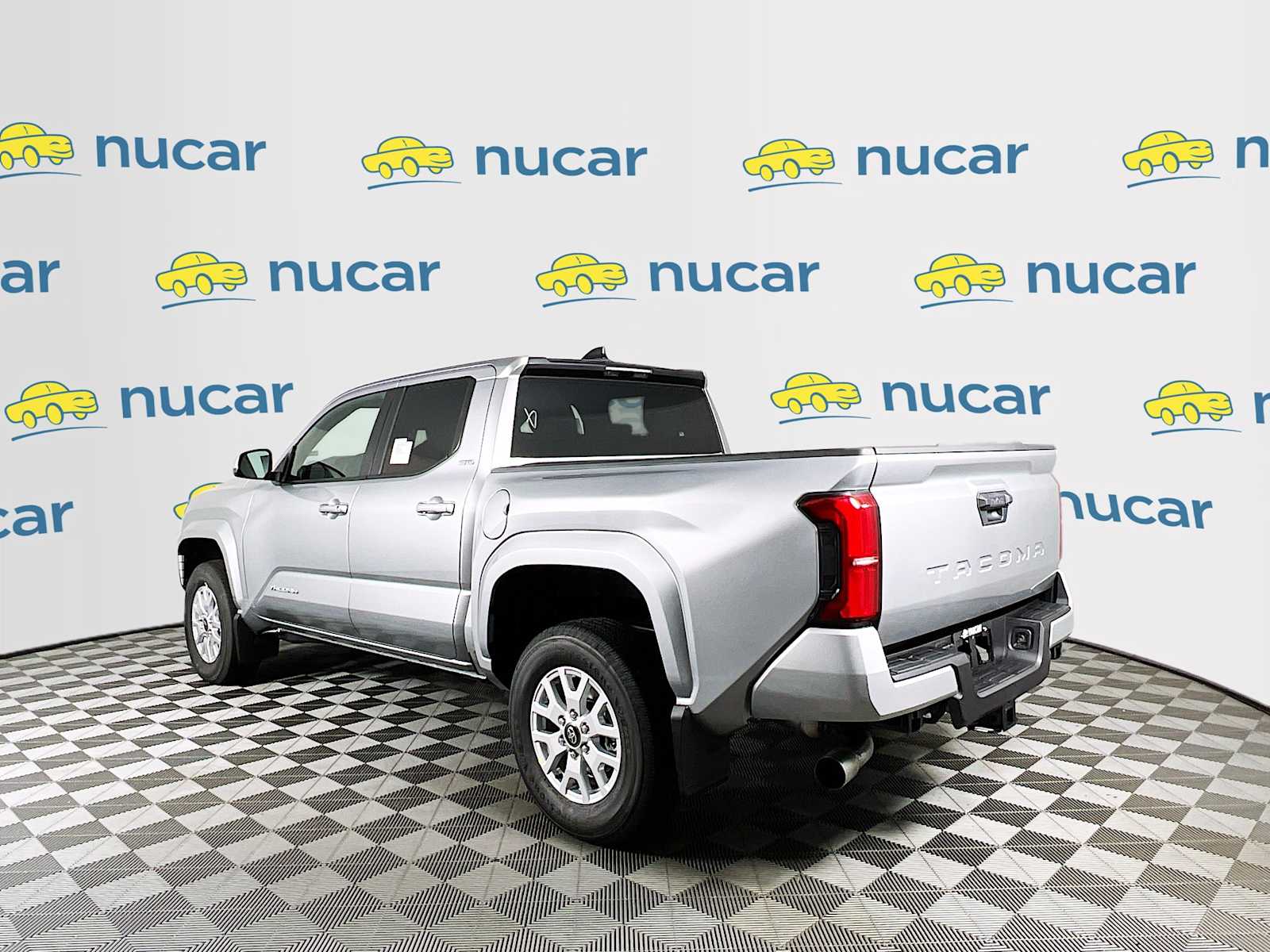 2025 Toyota Tacoma SR5 - Photo 4