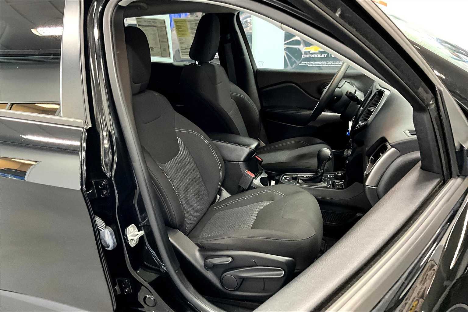 2021 Jeep Cherokee Latitude - Photo 11