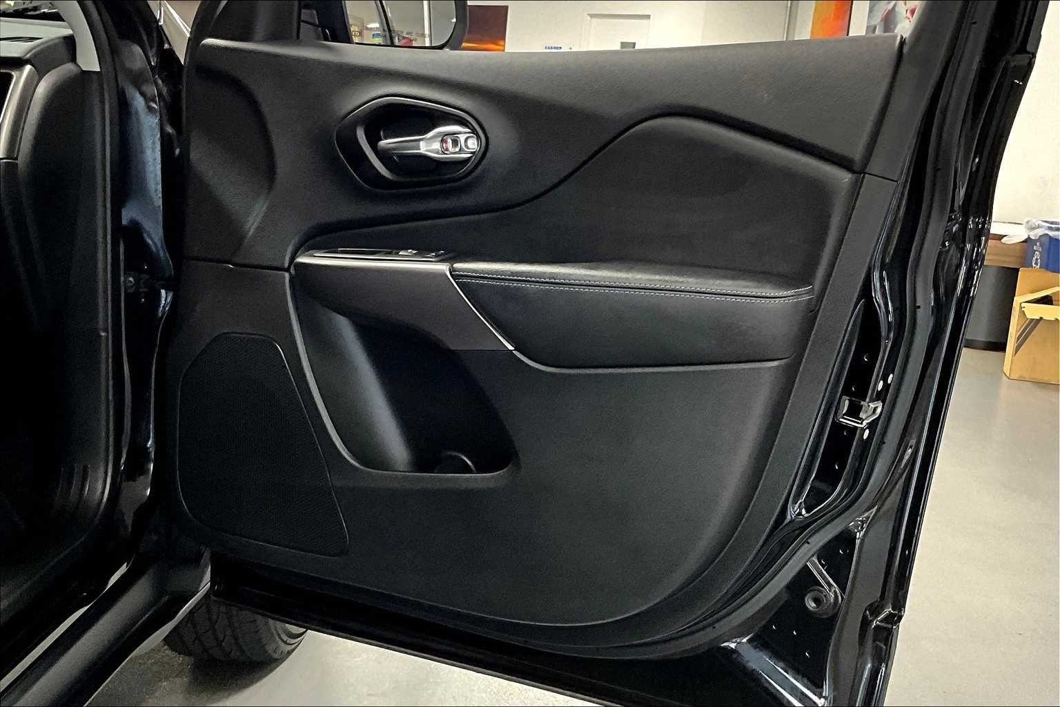 2021 Jeep Cherokee Latitude - Photo 12