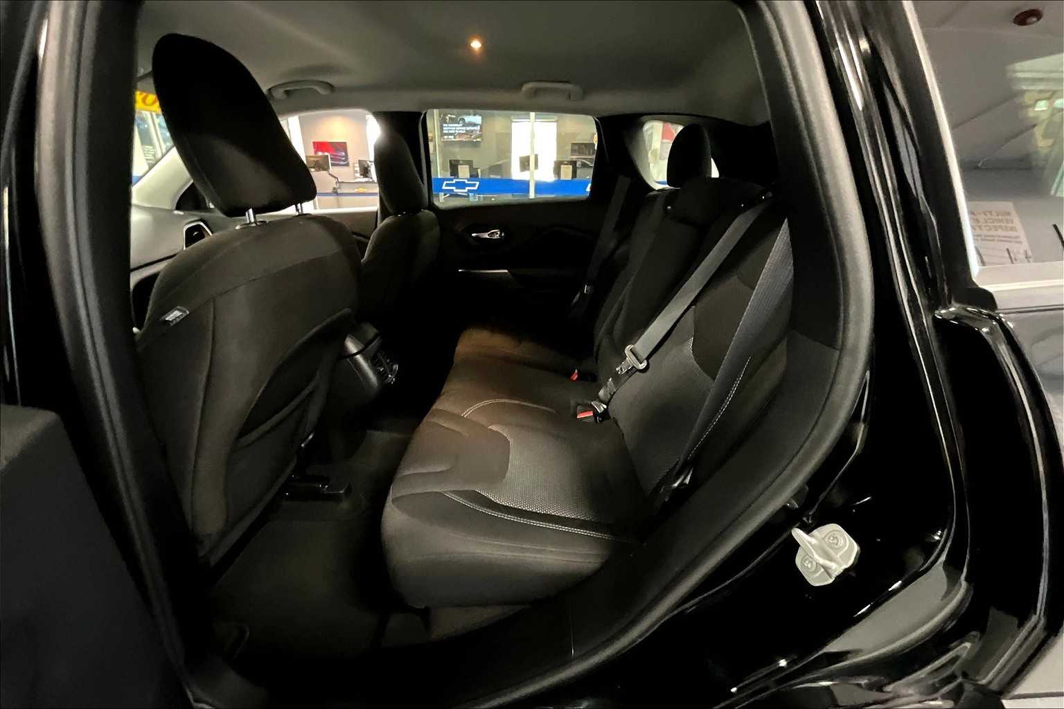 2021 Jeep Cherokee Latitude - Photo 15