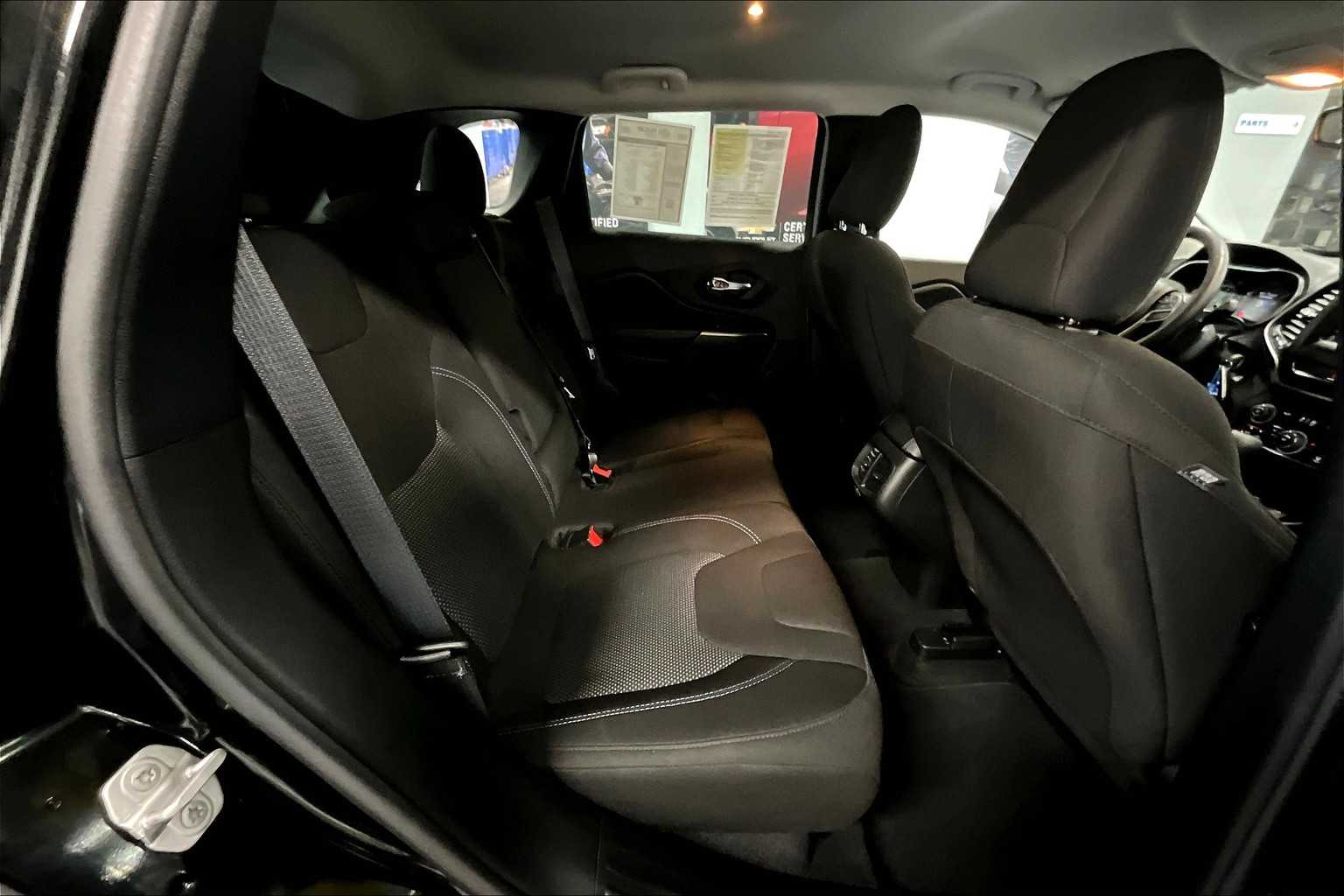 2021 Jeep Cherokee Latitude - Photo 16