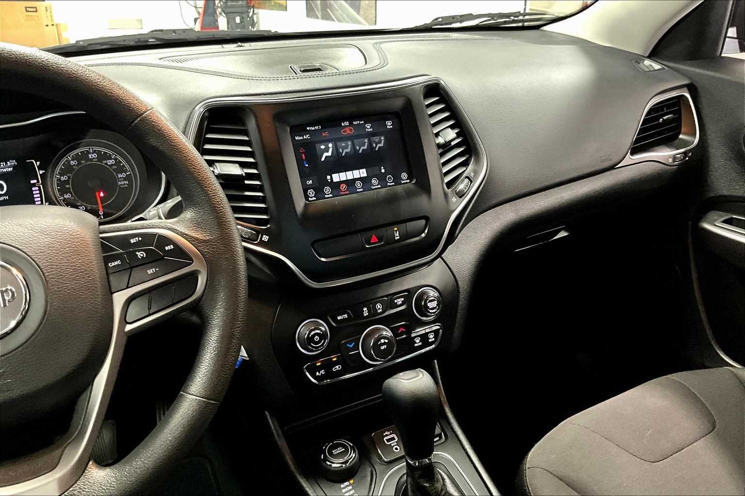2021 Jeep Cherokee Latitude - Photo 18