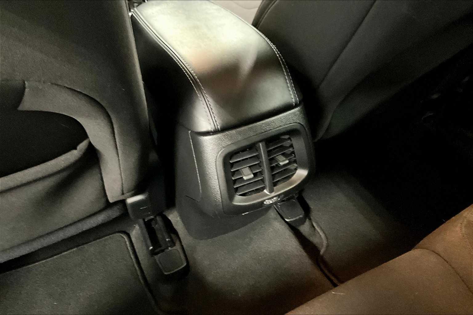 2021 Jeep Cherokee Latitude - Photo 26