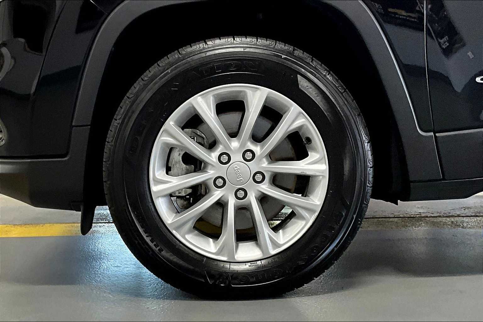 2021 Jeep Cherokee Latitude - Photo 7