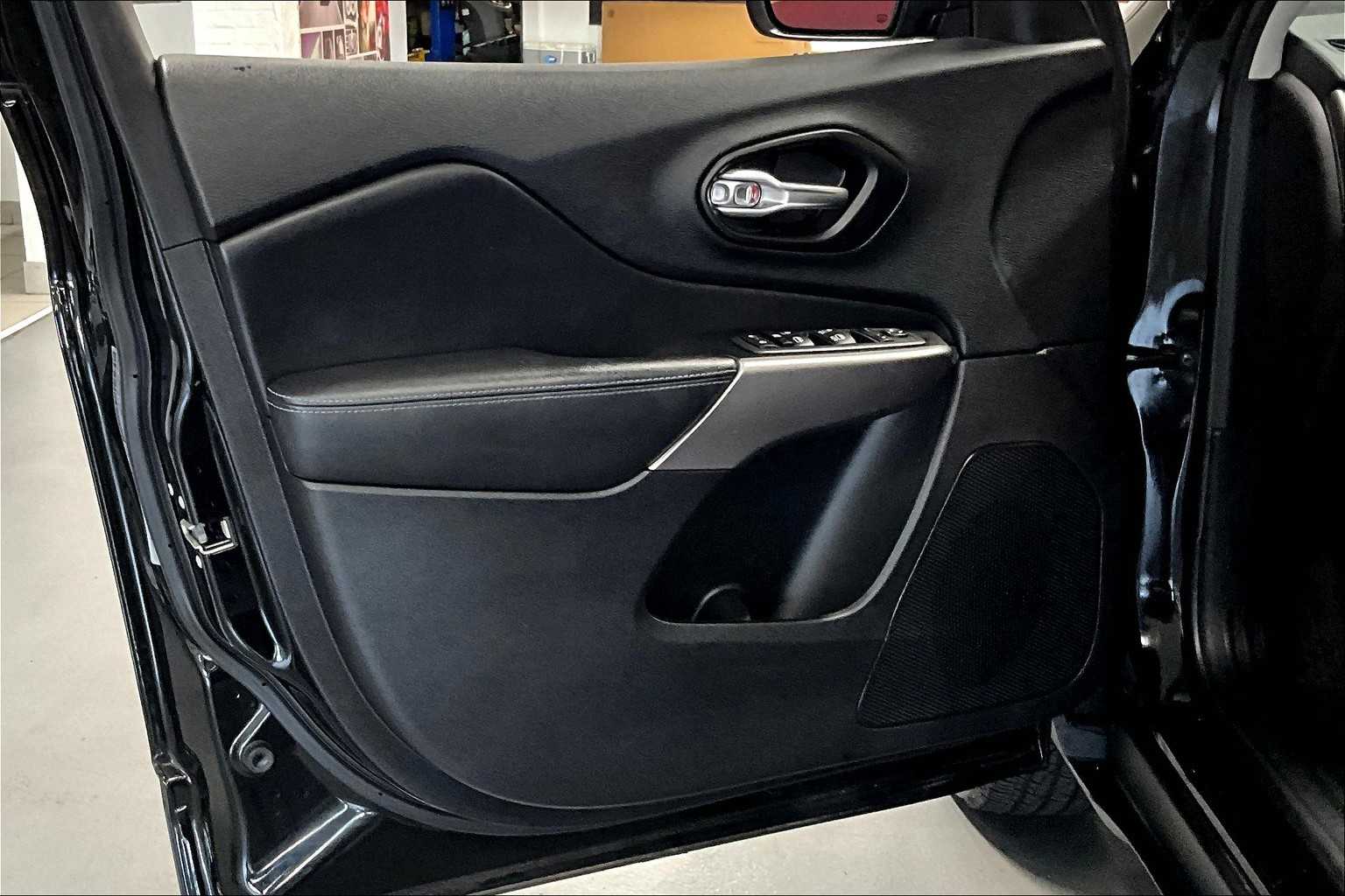 2021 Jeep Cherokee Latitude - Photo 9