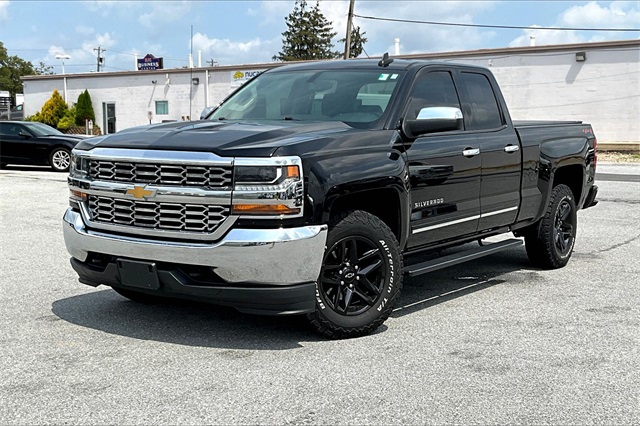 2019 Chevrolet Silverado 1500 LD LT - Photo 2