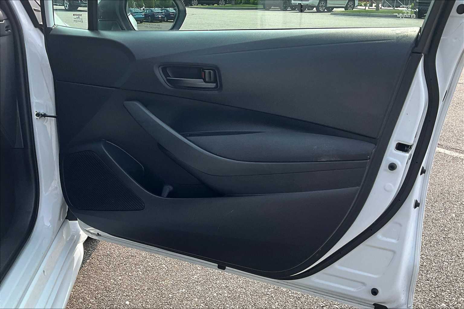 2023 Toyota Corolla LE - Photo 12