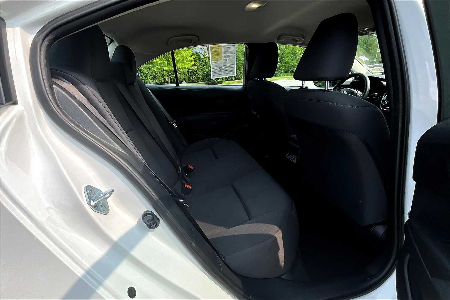 2023 Toyota Corolla LE - Photo 16