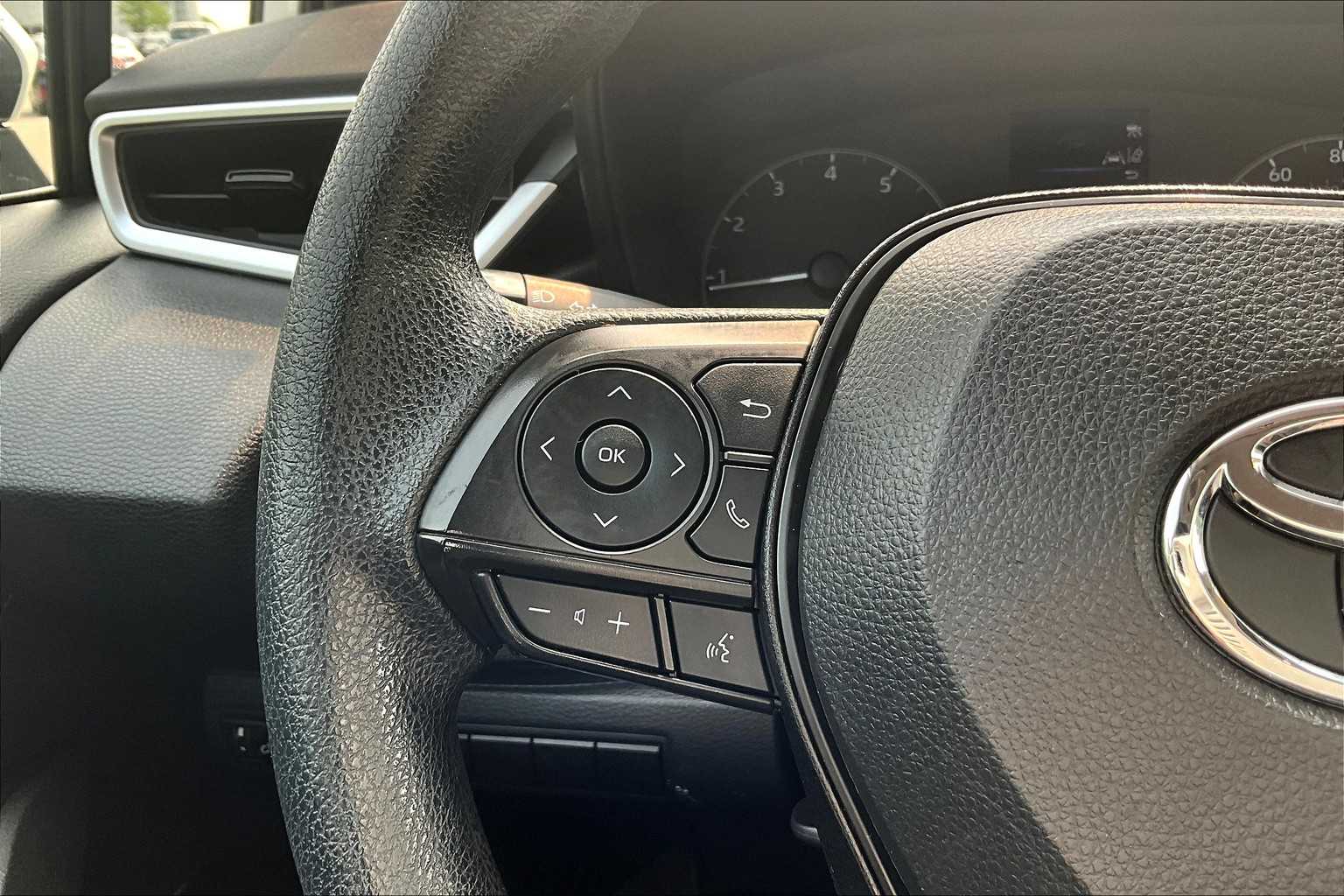 2023 Toyota Corolla LE - Photo 23