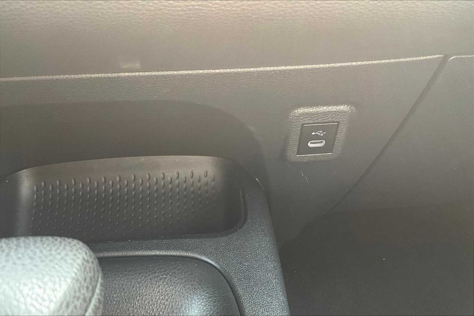 2023 Toyota Corolla LE - Photo 27