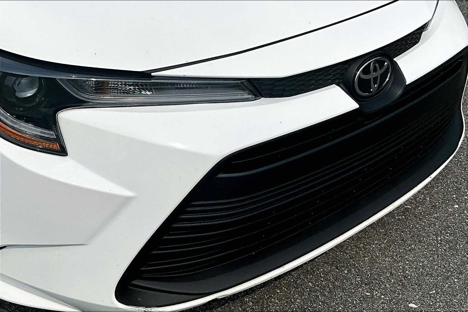 2023 Toyota Corolla LE - Photo 32