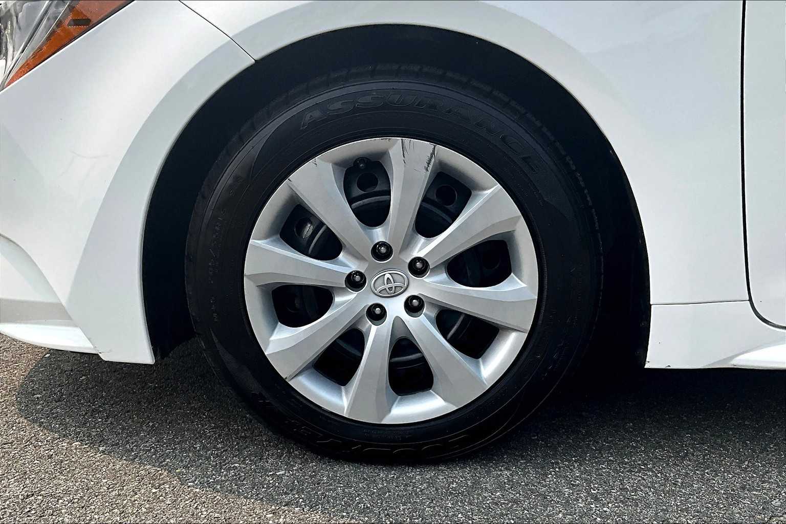 2023 Toyota Corolla LE - Photo 7