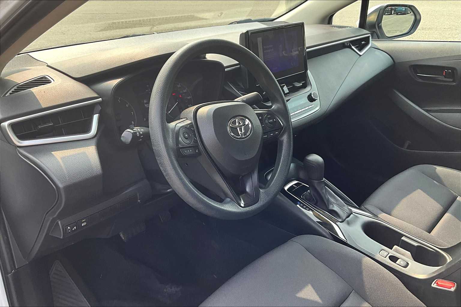 2023 Toyota Corolla LE - Photo 8