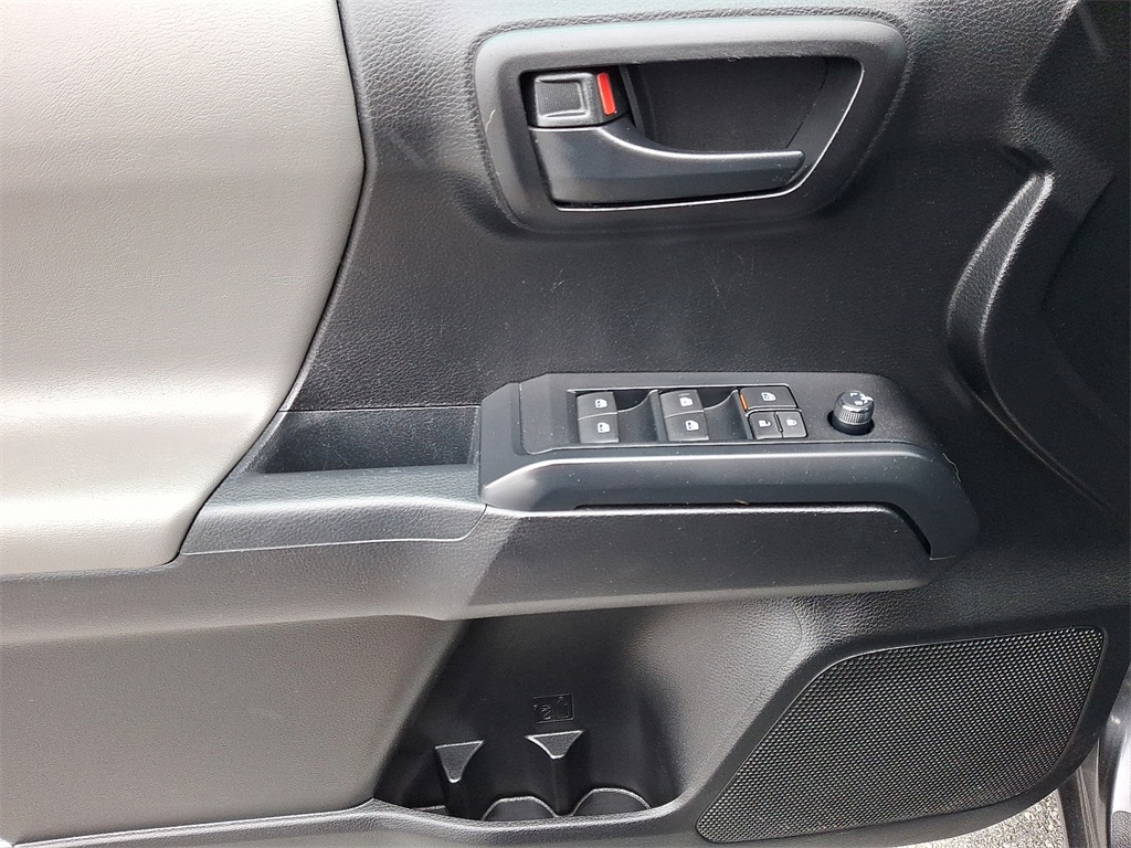 2022 Toyota Tacoma SR - Photo 12