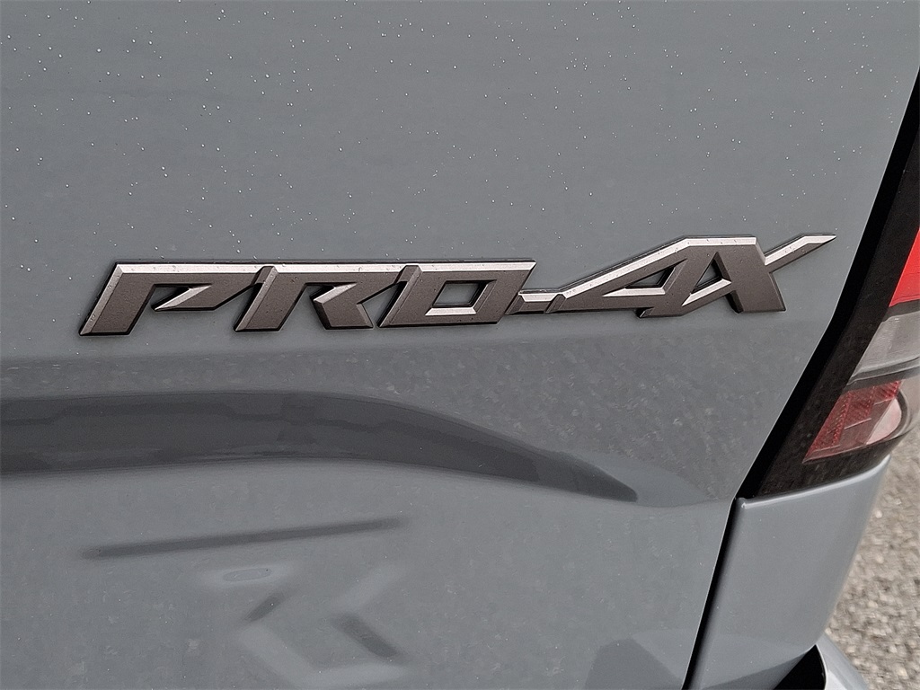 2022 Nissan Frontier PRO-4X - Photo 29