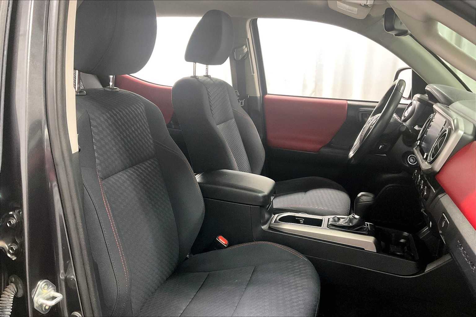 2021 Toyota Tacoma SR5 - Photo 11