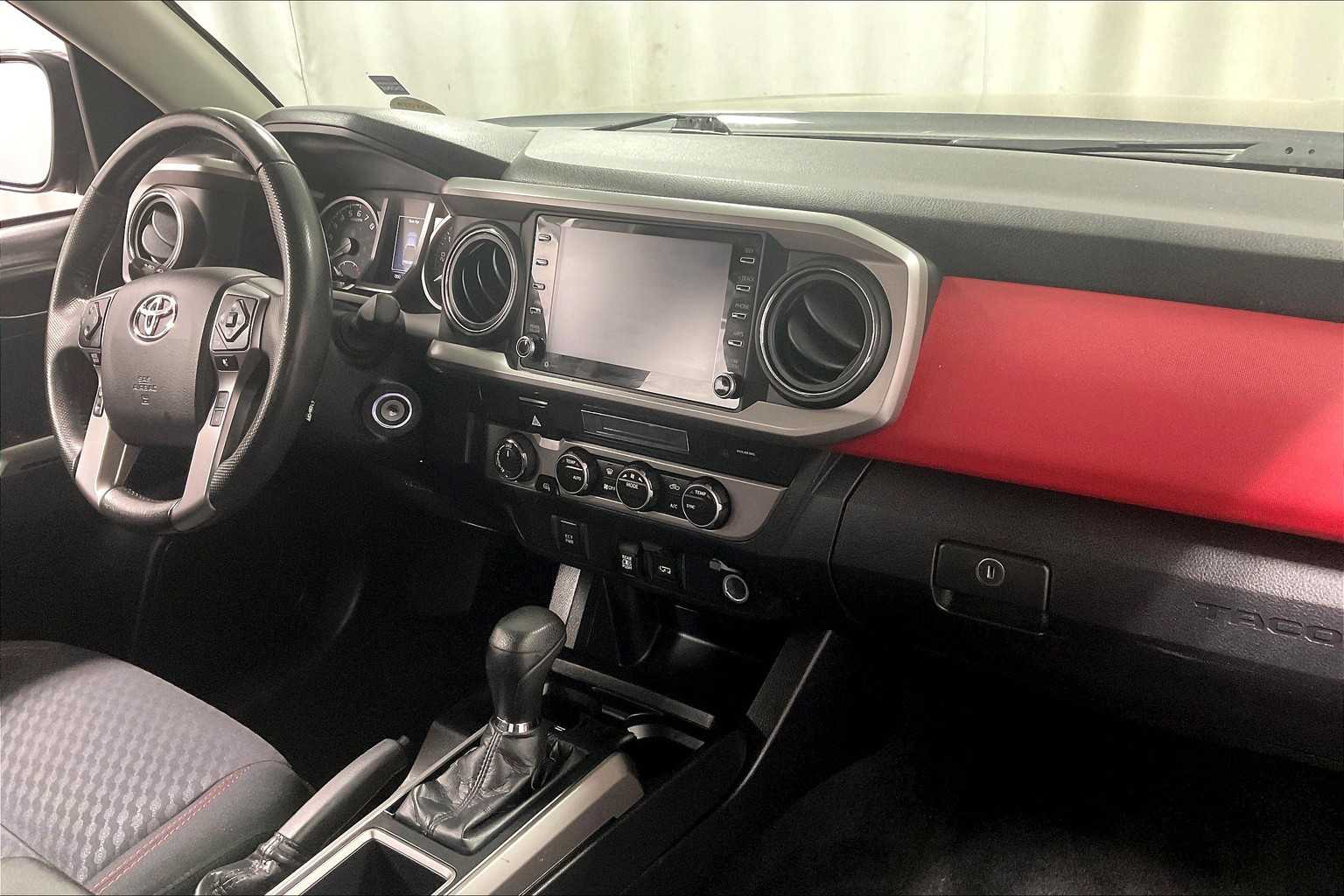 2021 Toyota Tacoma SR5 - Photo 14