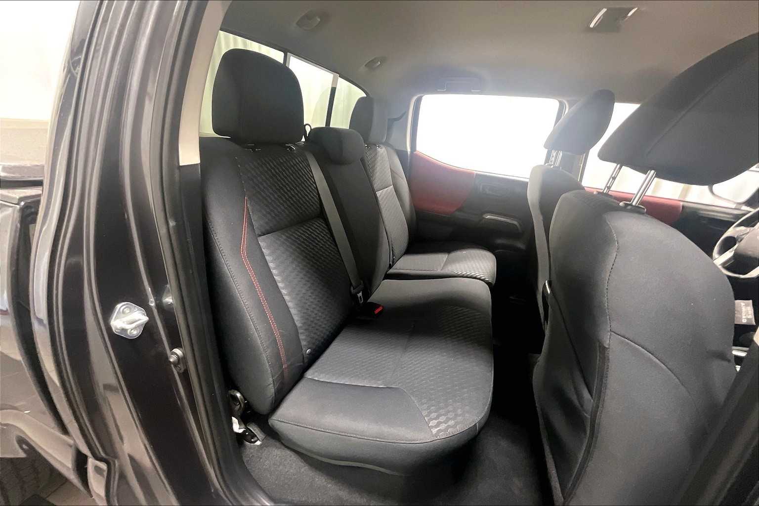 2021 Toyota Tacoma SR5 - Photo 16