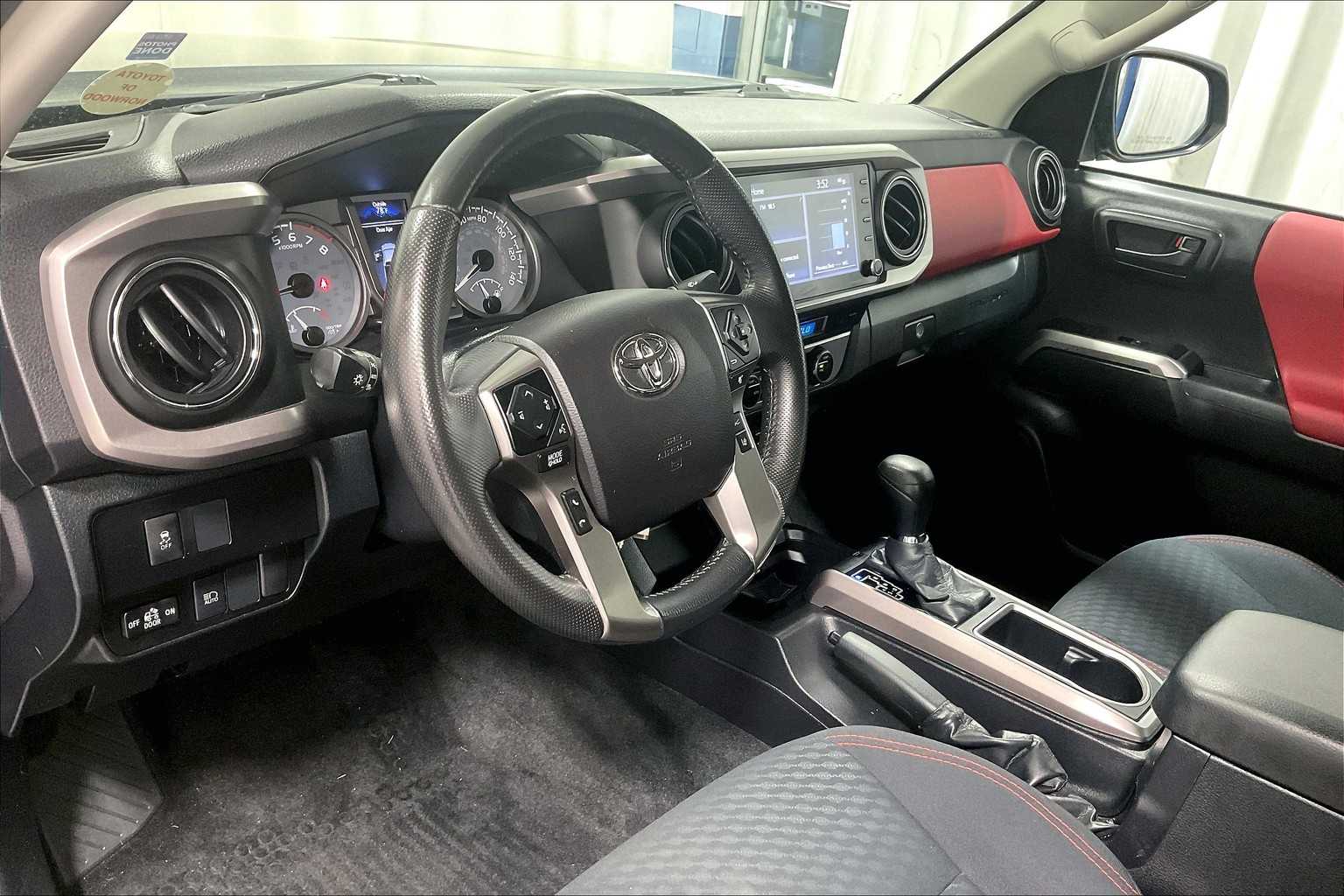 2021 Toyota Tacoma SR5 - Photo 8