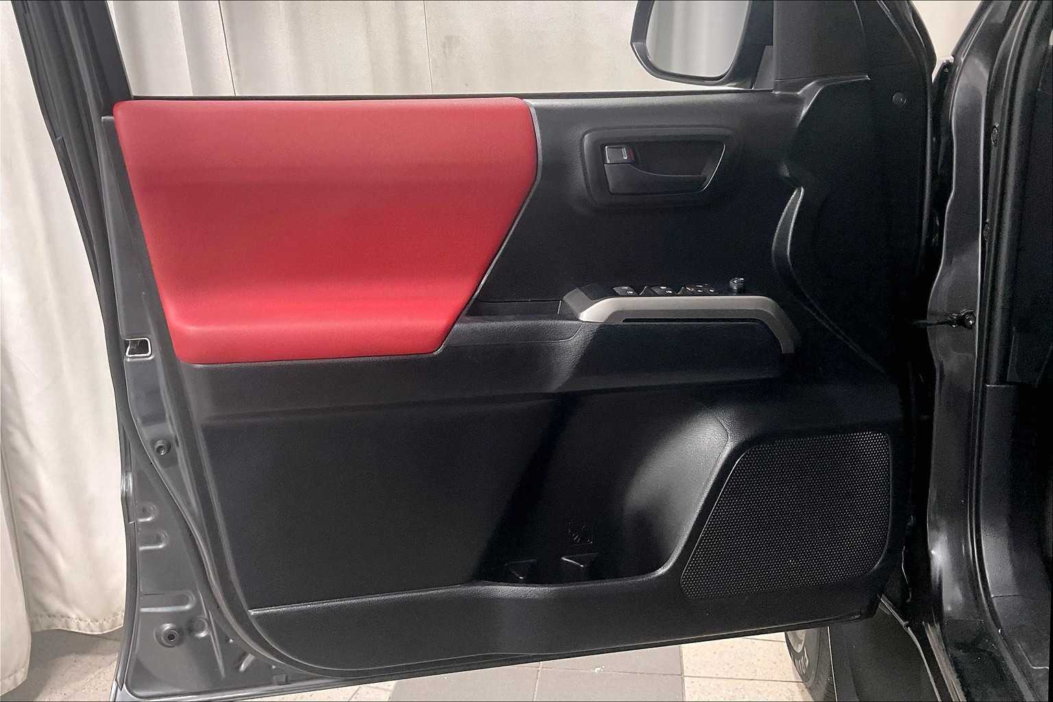 2021 Toyota Tacoma SR5 - Photo 9