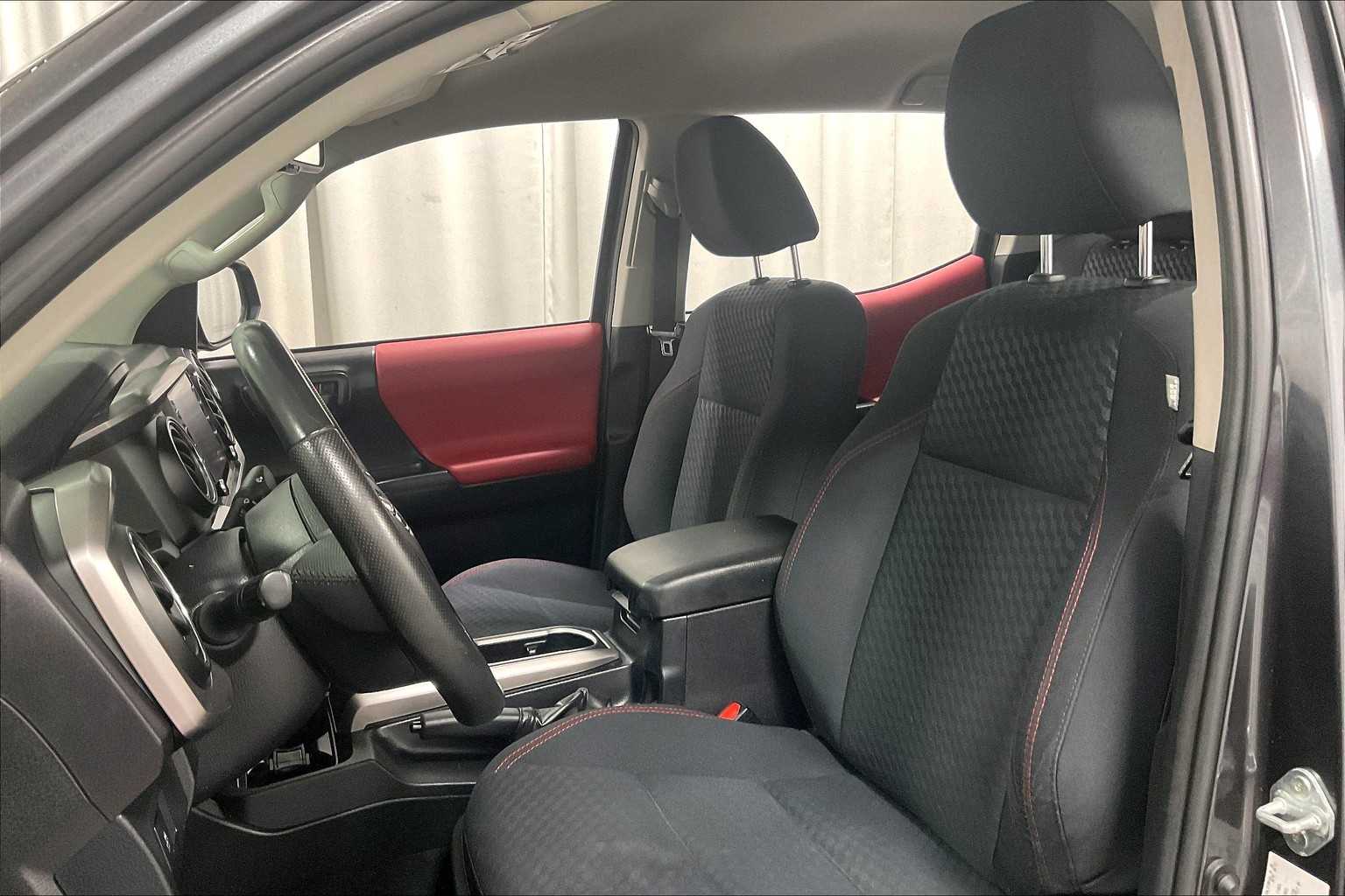 2021 Toyota Tacoma SR5 - Photo 10