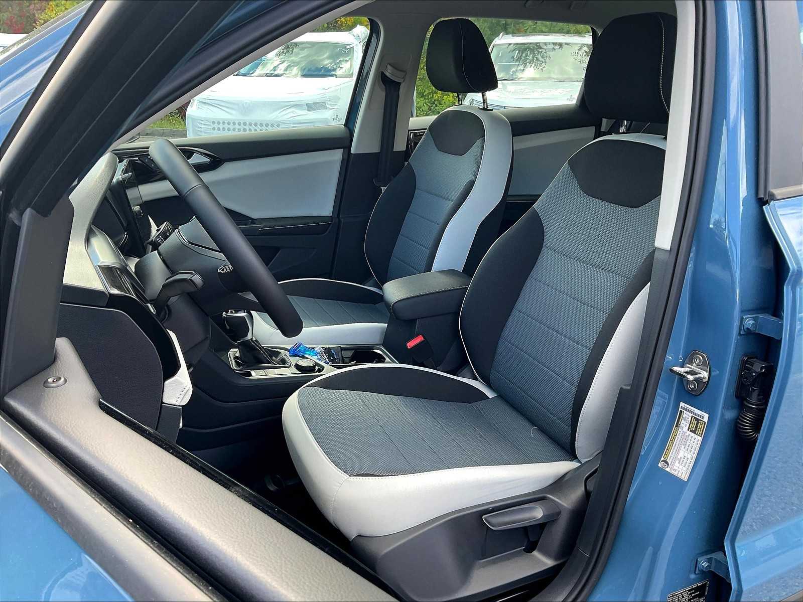 2025 Volkswagen Taos S - Photo 11