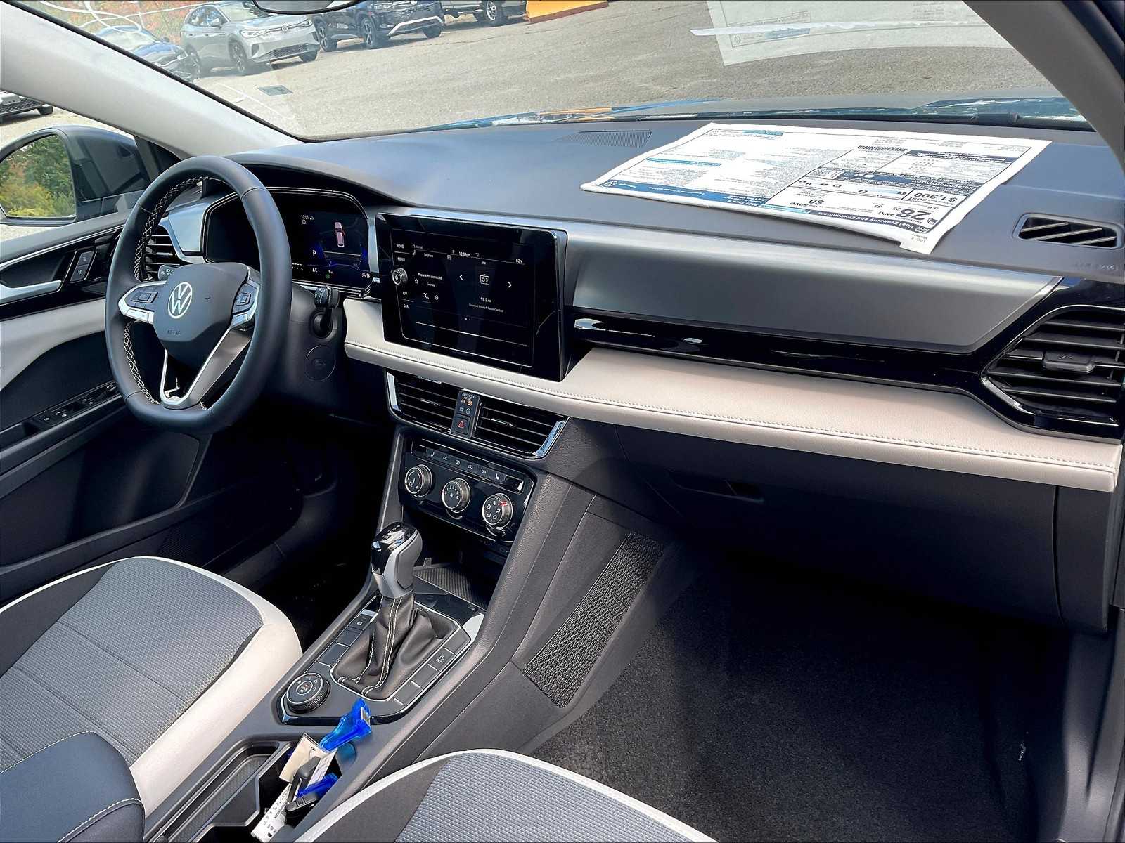 2025 Volkswagen Taos S - Photo 10