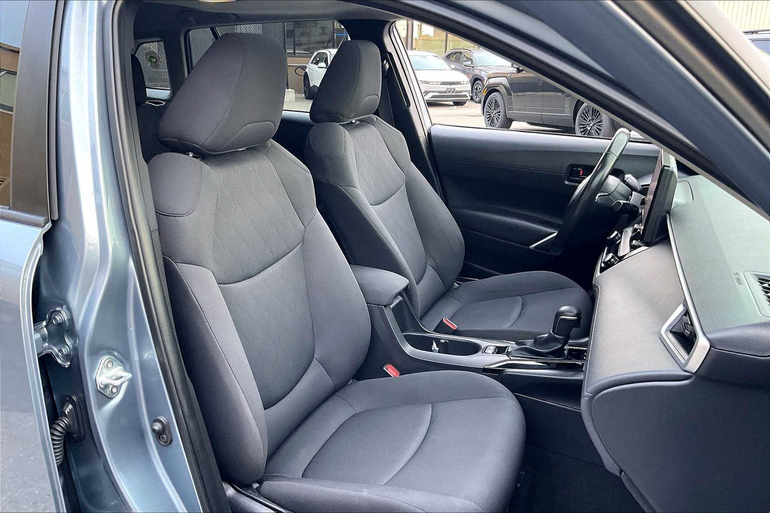 2023 Toyota Corolla Cross LE - Photo 11