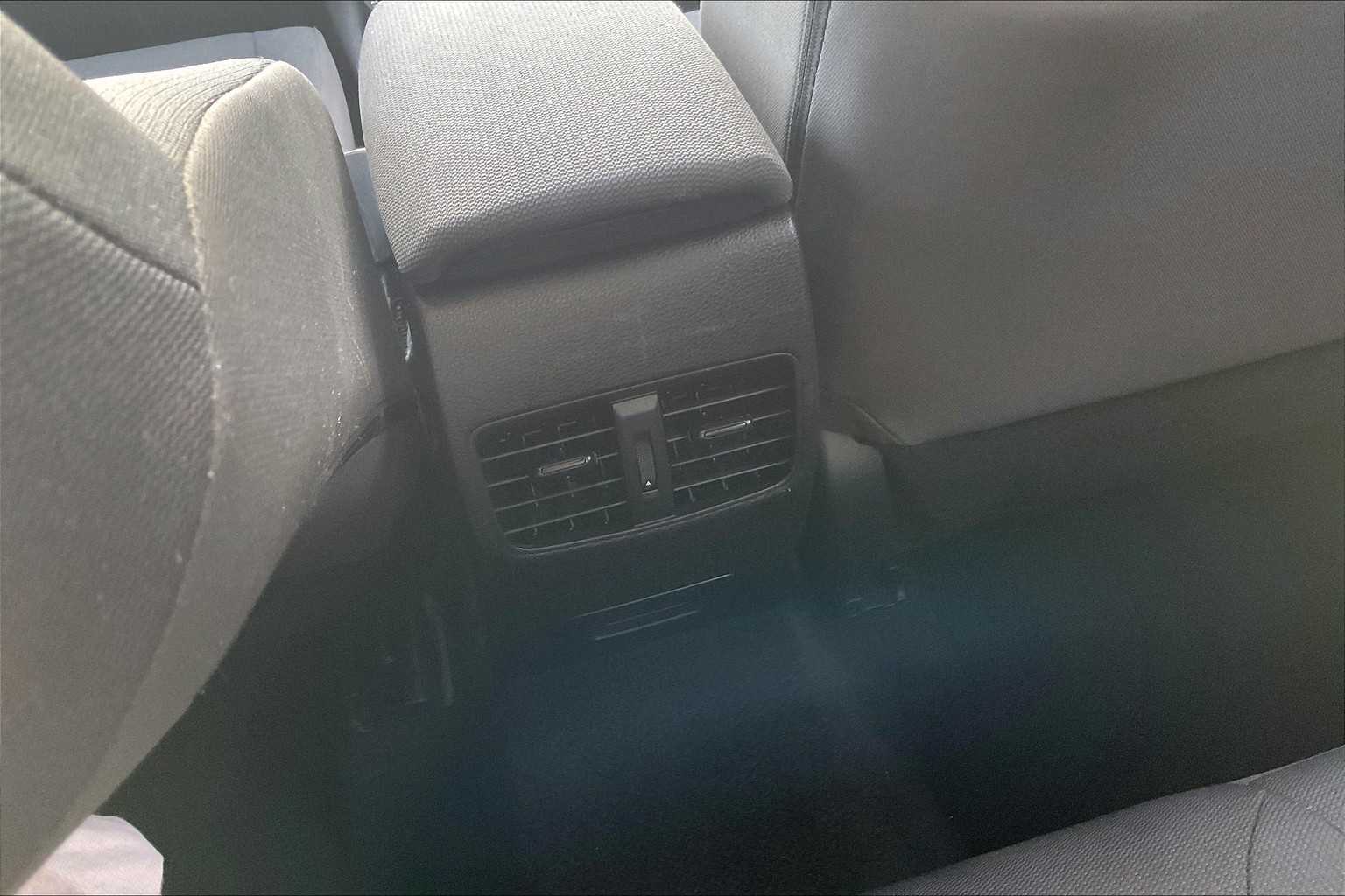 2023 Toyota Corolla Cross LE - Photo 28