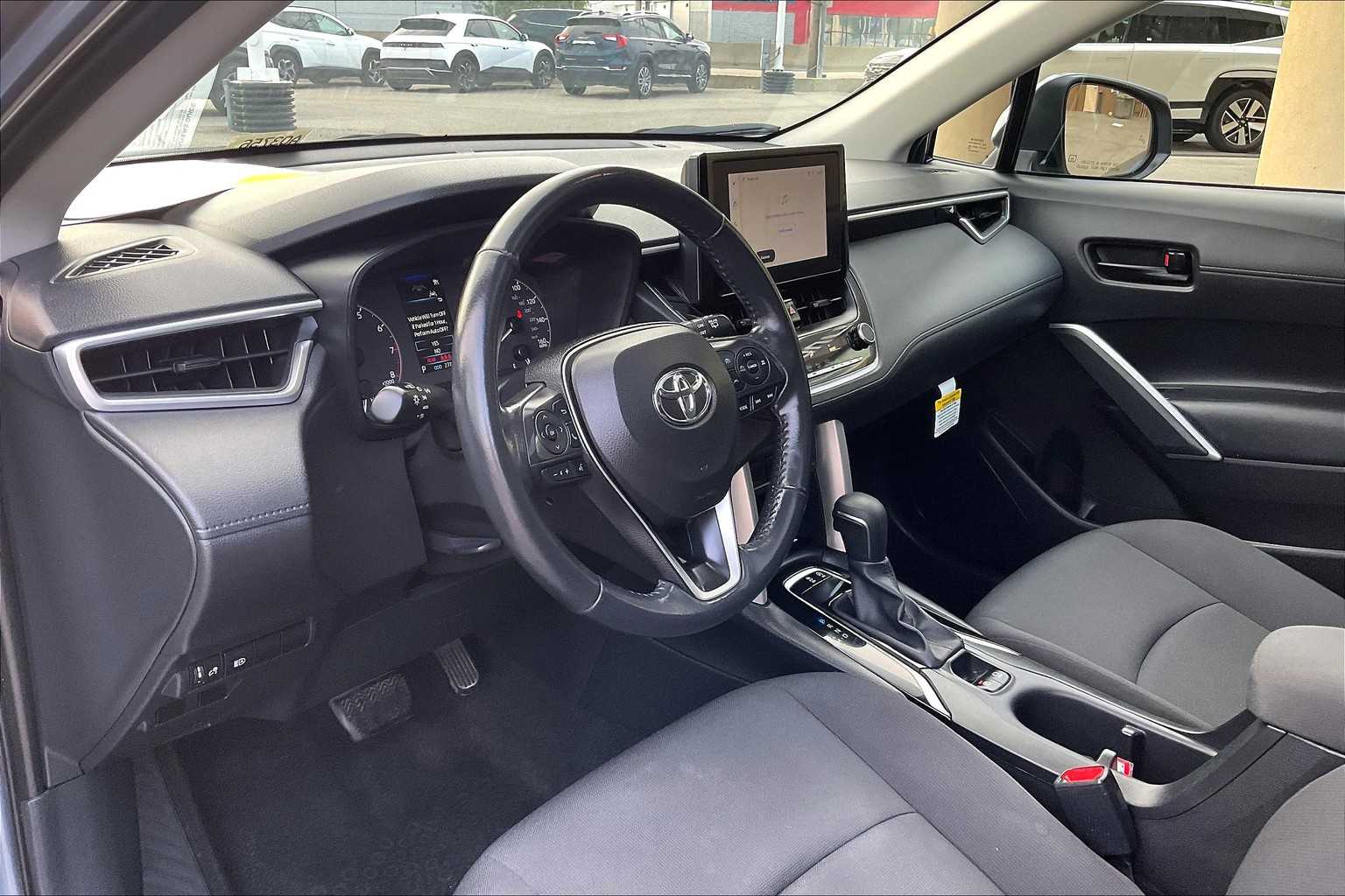 2023 Toyota Corolla Cross LE - Photo 8