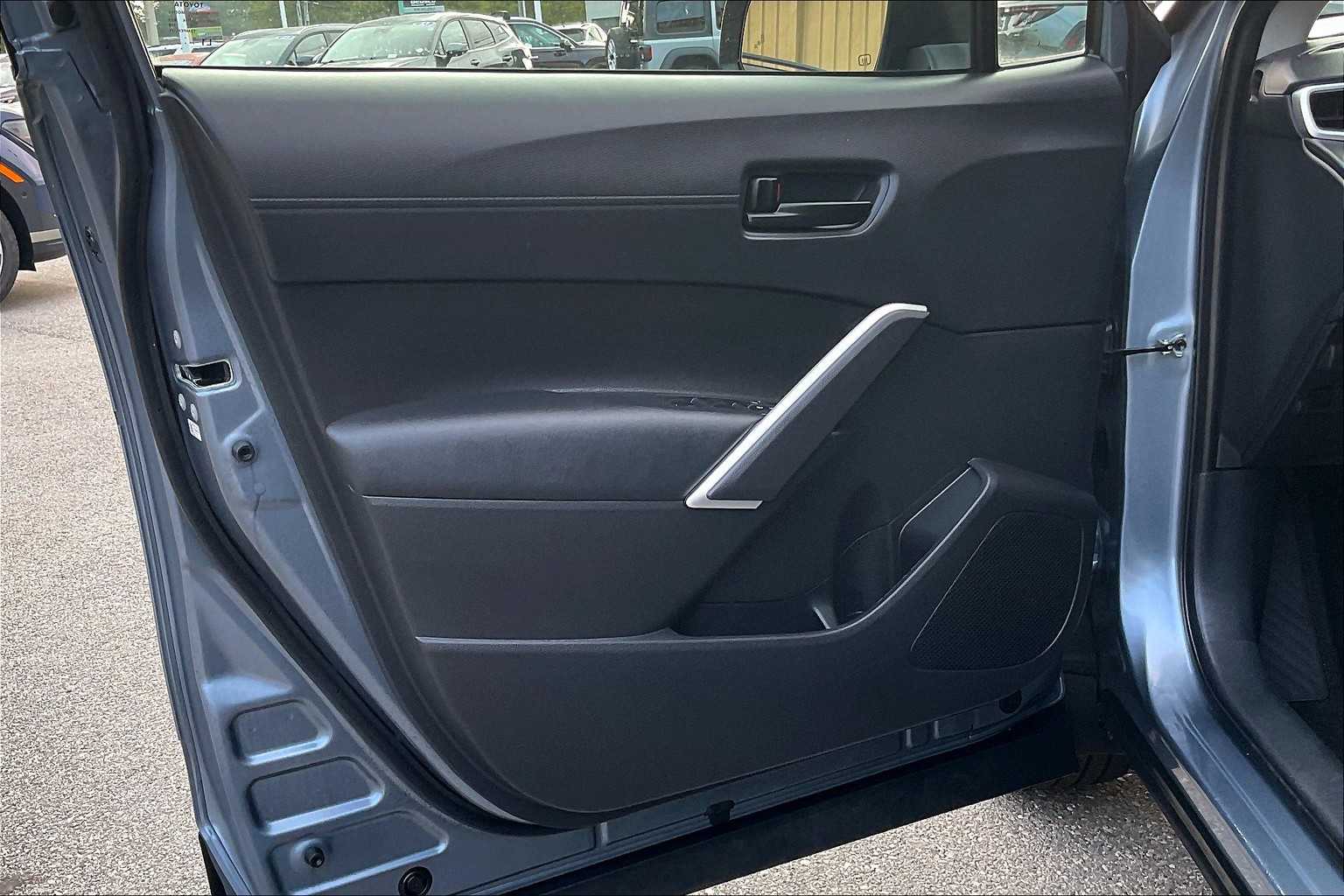 2023 Toyota Corolla Cross LE - Photo 9