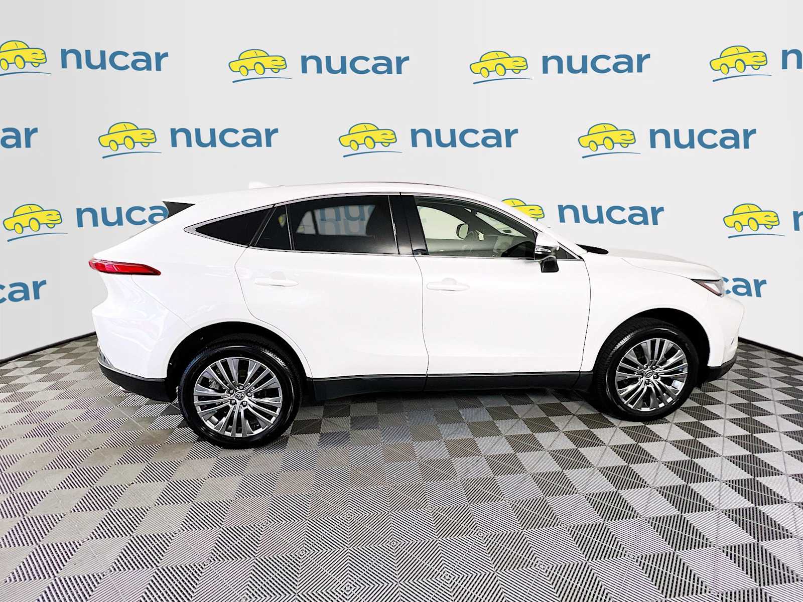 2022 Toyota Venza Limited - Photo 8