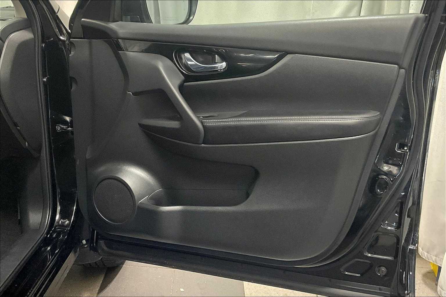 2021 Nissan Rogue Sport SV - Photo 12