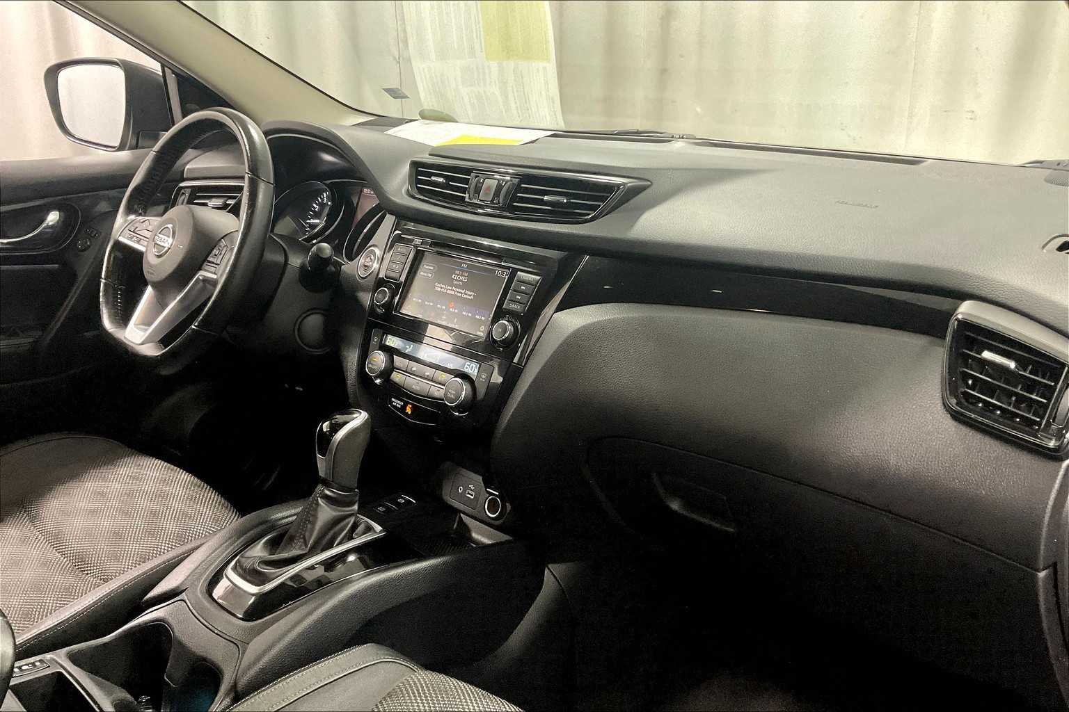 2021 Nissan Rogue Sport SV - Photo 14