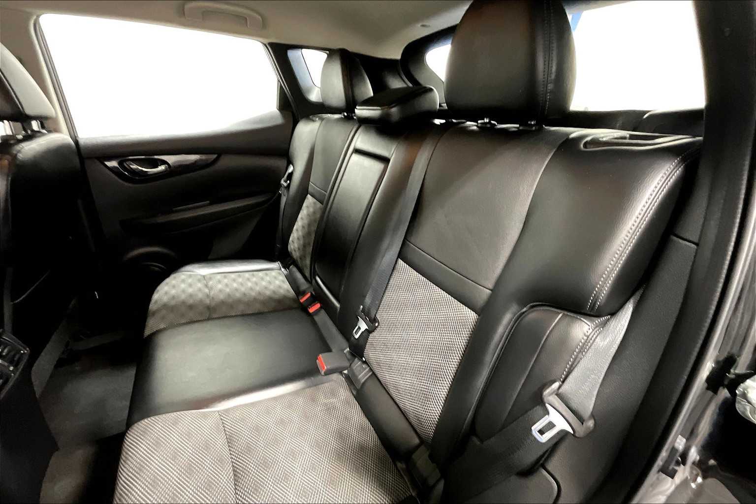 2021 Nissan Rogue Sport SV - Photo 15