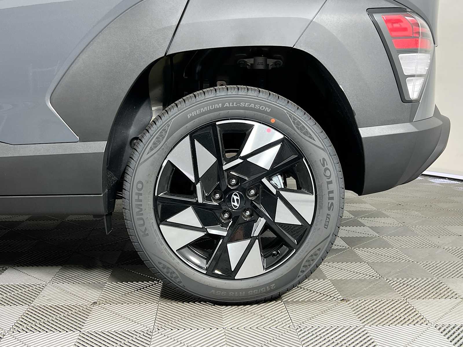 2025 Hyundai Kona SEL - Photo 19